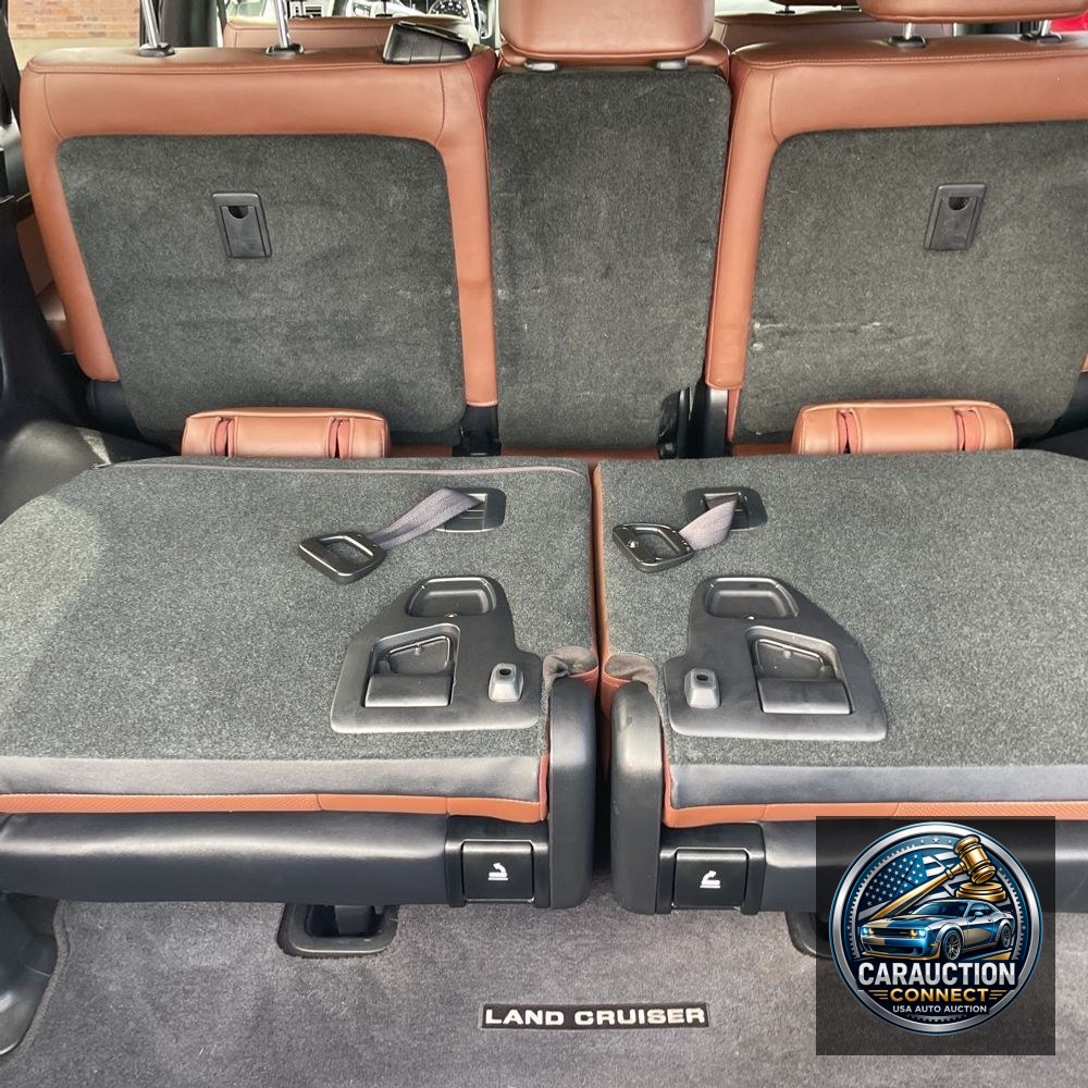 2019 Toyota Land Cruiser Base