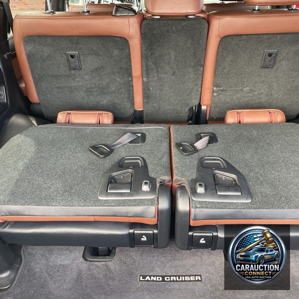 2019 Toyota Land Cruiser Base