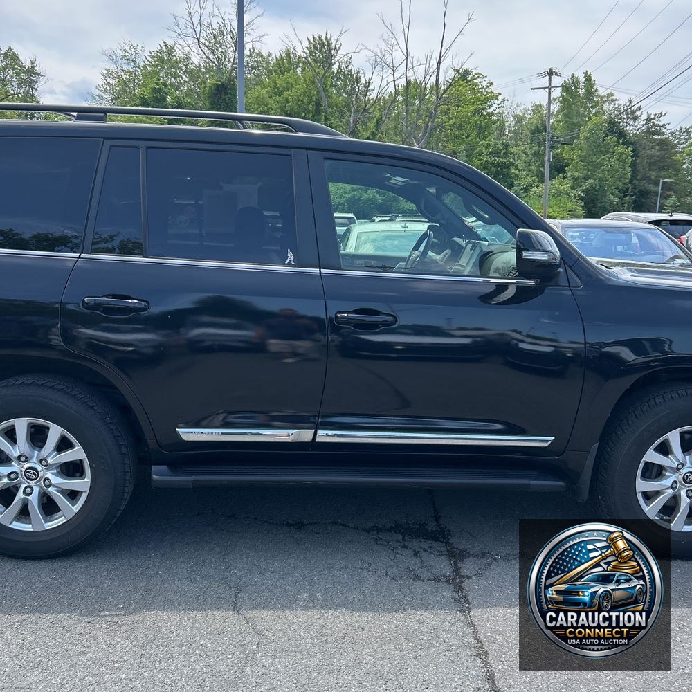 2018 Toyota Land Cruiser Base