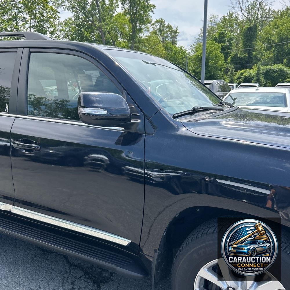 2018 Toyota Land Cruiser Base