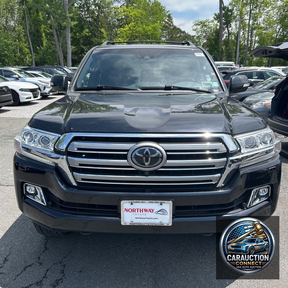 2018 Toyota Land Cruiser Base