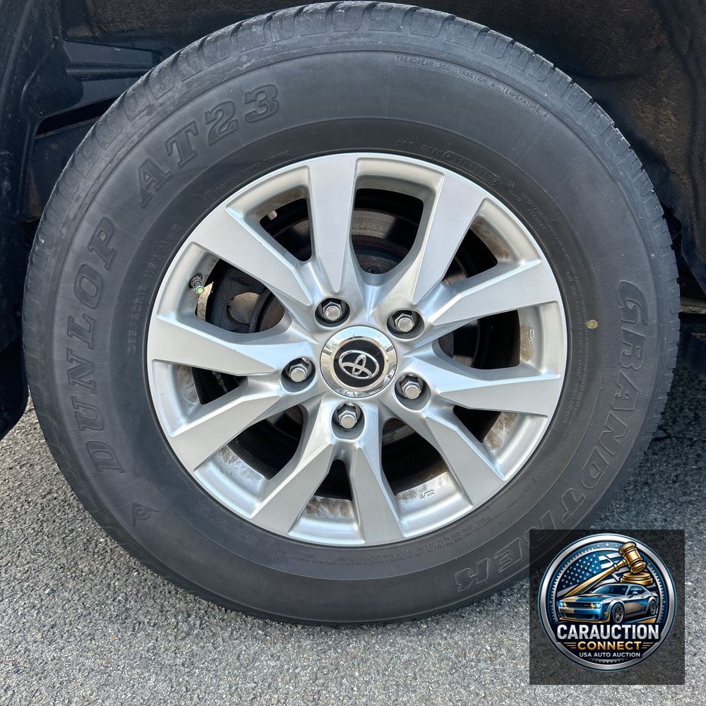 2018 Toyota Land Cruiser Base