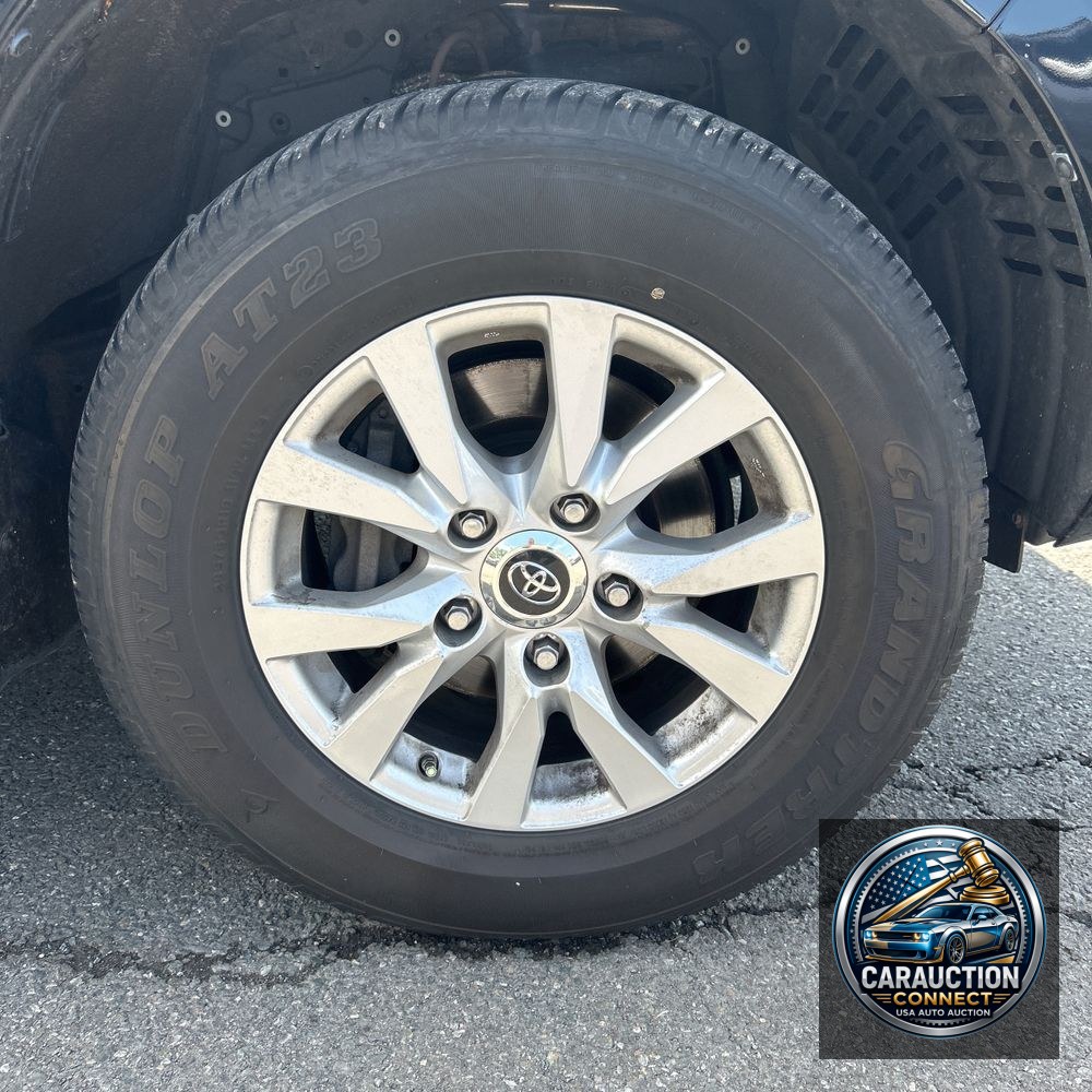 2018 Toyota Land Cruiser Base