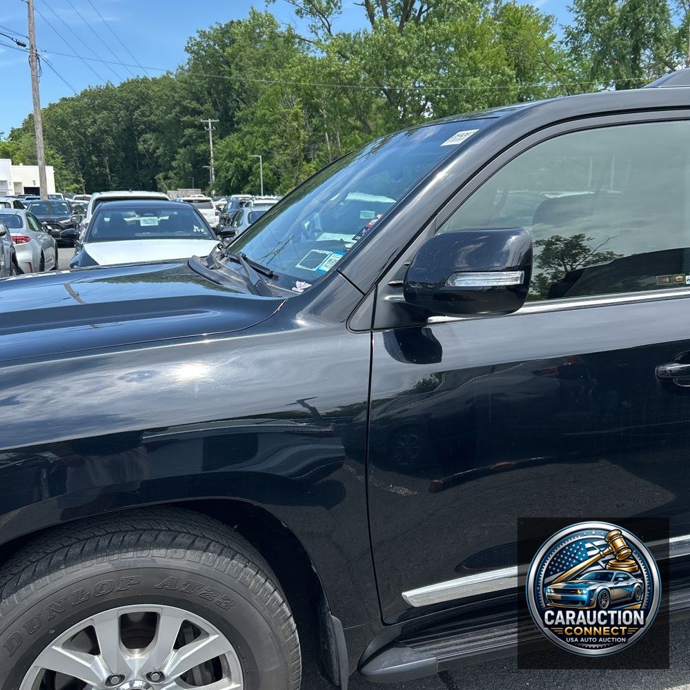 2018 Toyota Land Cruiser Base