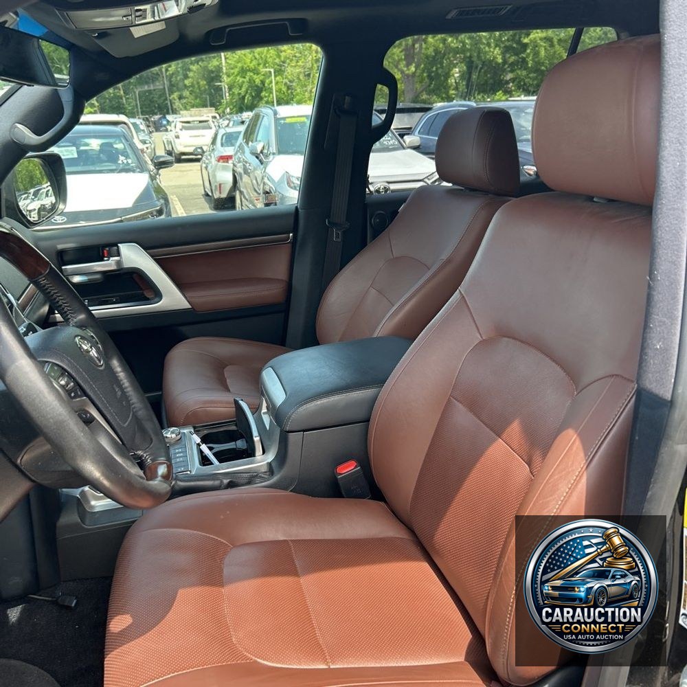 2018 Toyota Land Cruiser Base