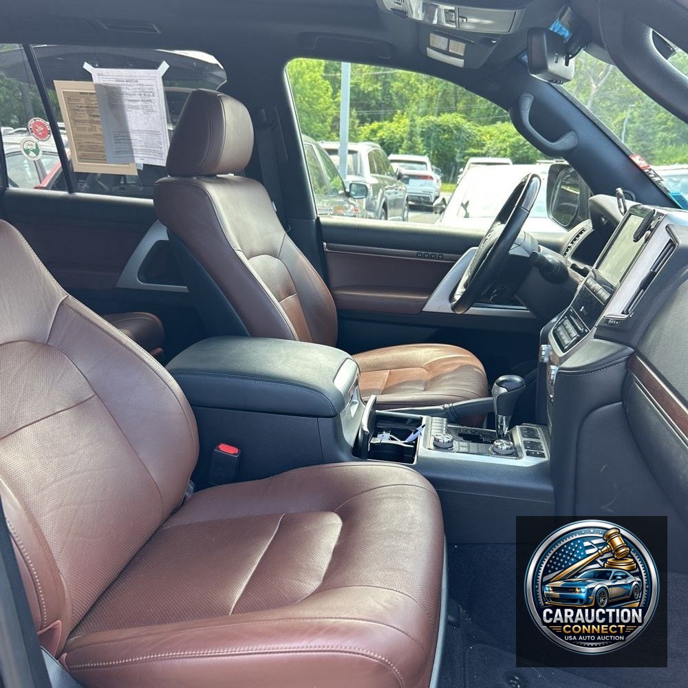 2018 Toyota Land Cruiser Base