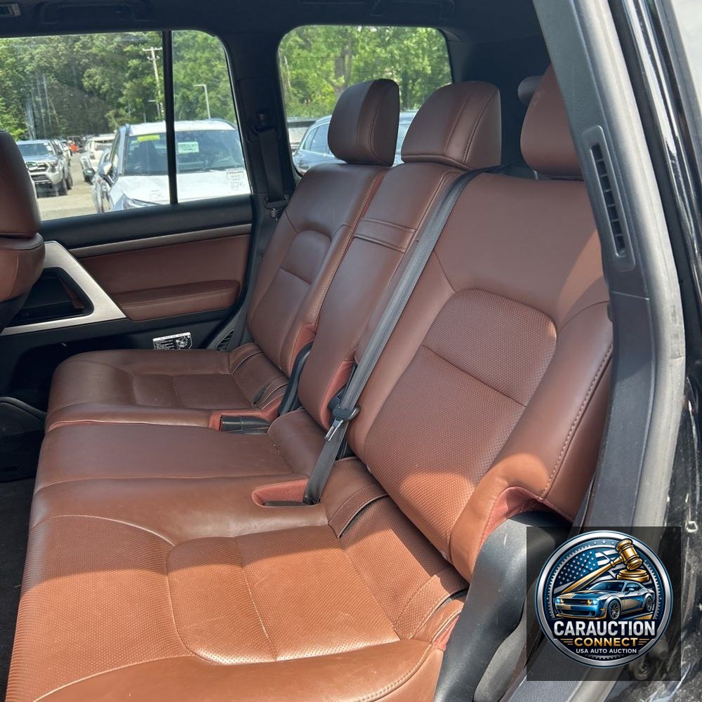2018 Toyota Land Cruiser Base