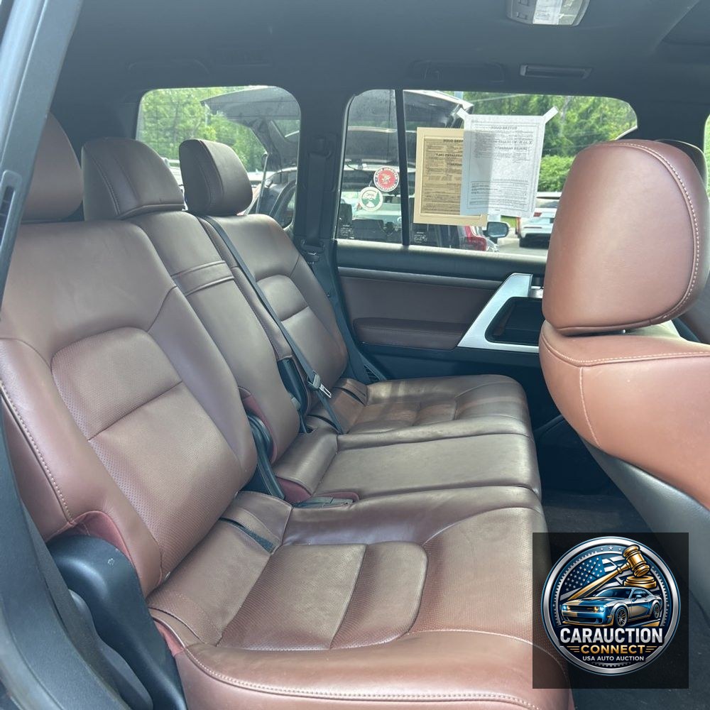 2018 Toyota Land Cruiser Base