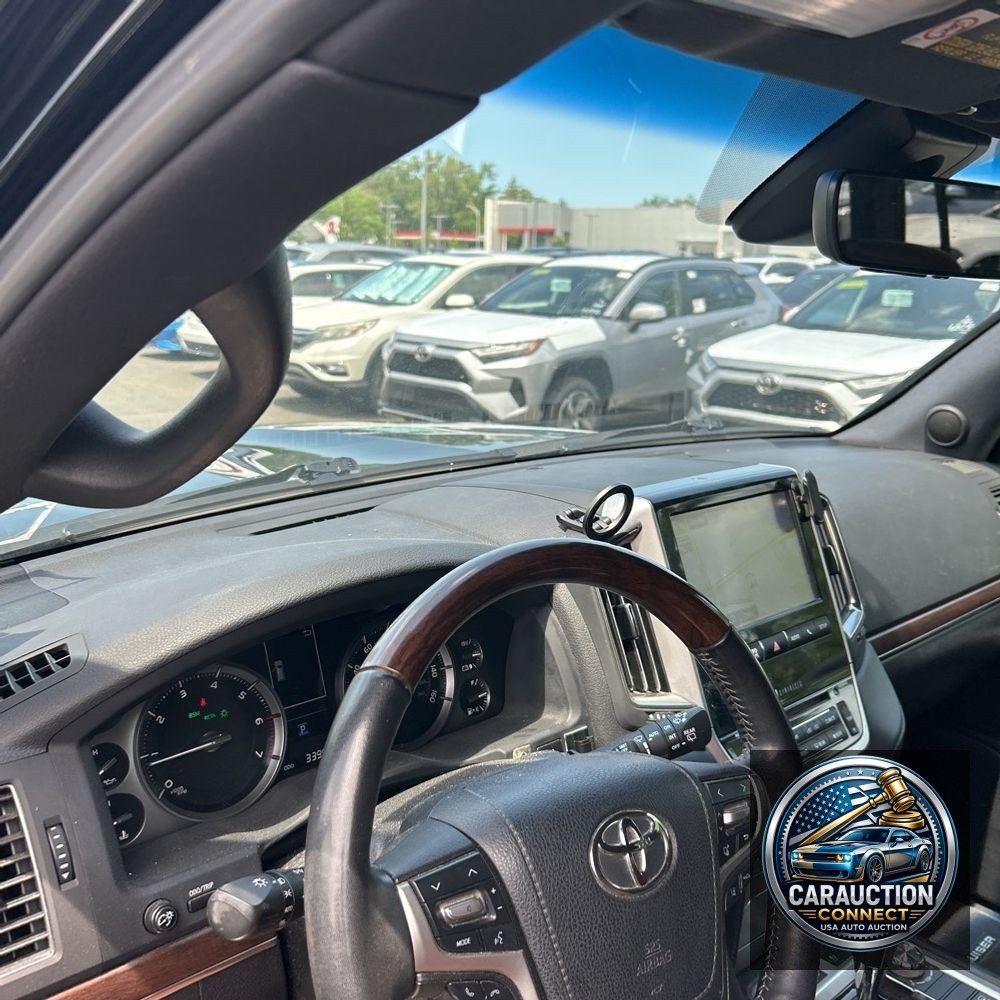 2018 Toyota Land Cruiser Base