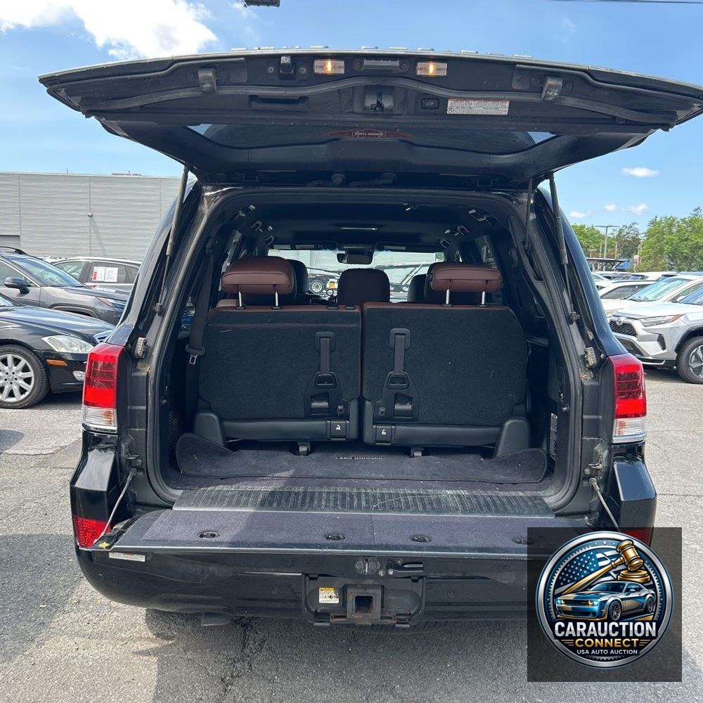 2018 Toyota Land Cruiser Base