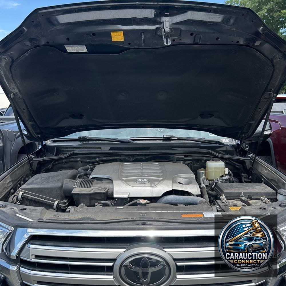 2018 Toyota Land Cruiser Base