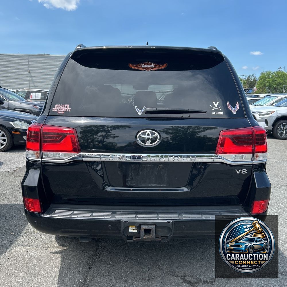 2018 Toyota Land Cruiser Base