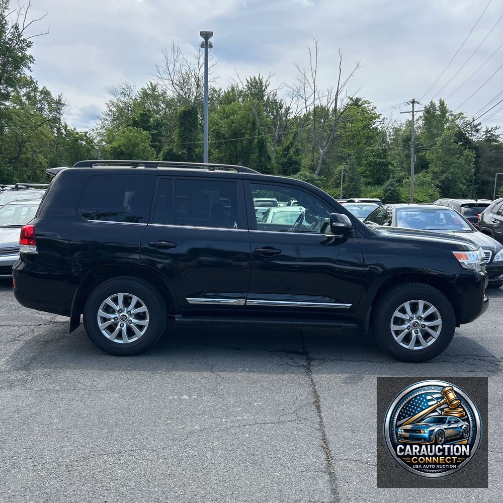 2018 Toyota Land Cruiser Base