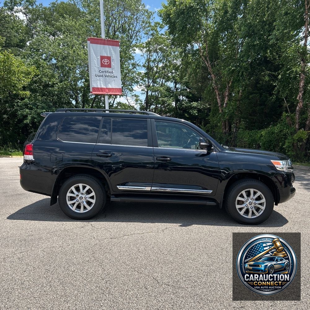 2017 Toyota Land Cruiser Base