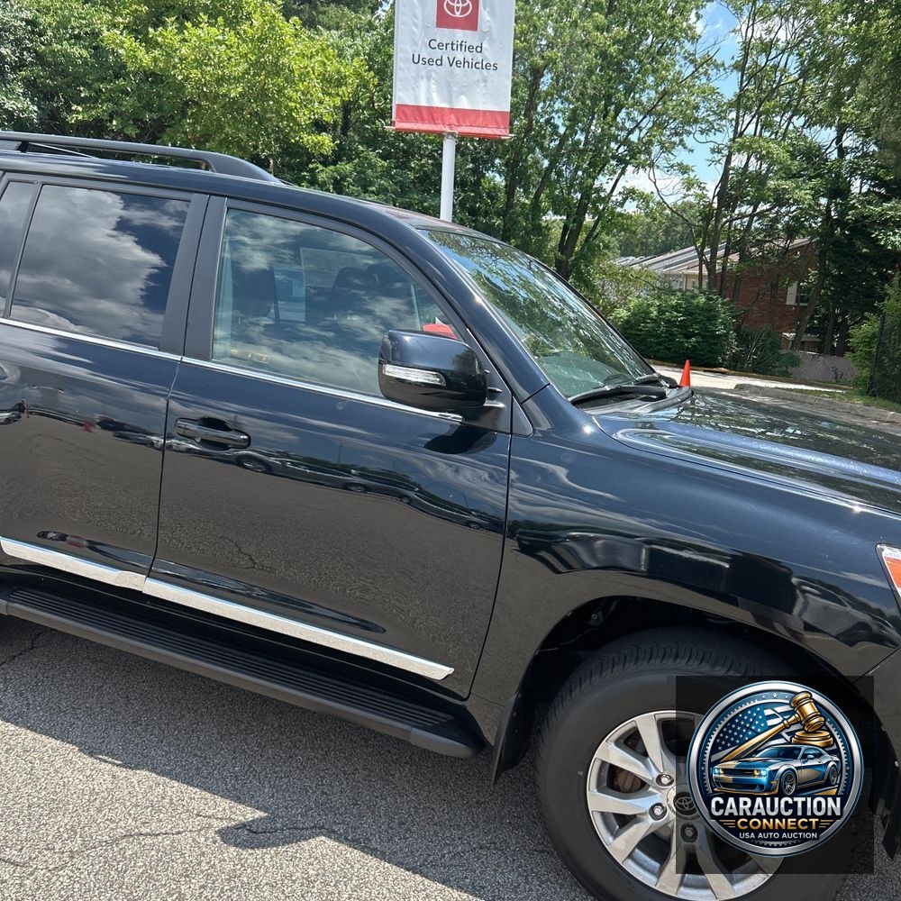 2017 Toyota Land Cruiser Base