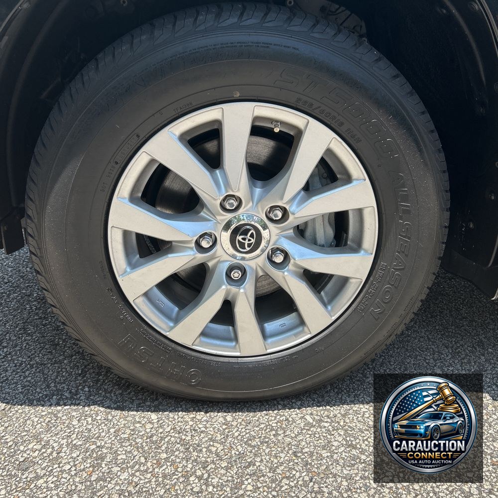 2017 Toyota Land Cruiser Base