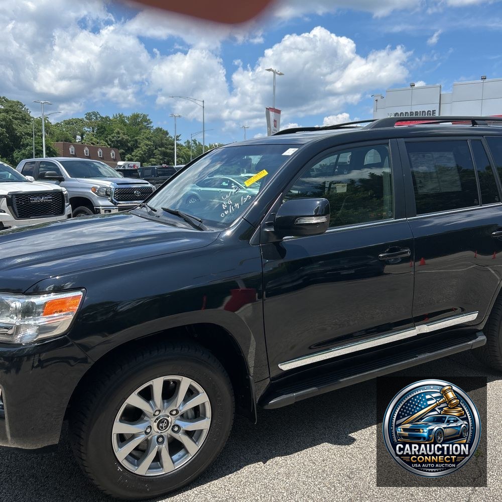 2017 Toyota Land Cruiser Base
