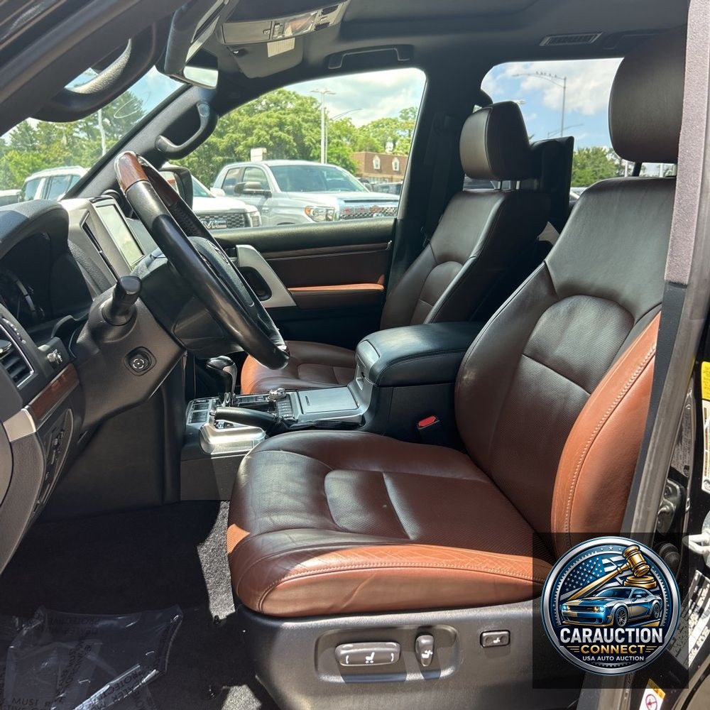 2017 Toyota Land Cruiser Base