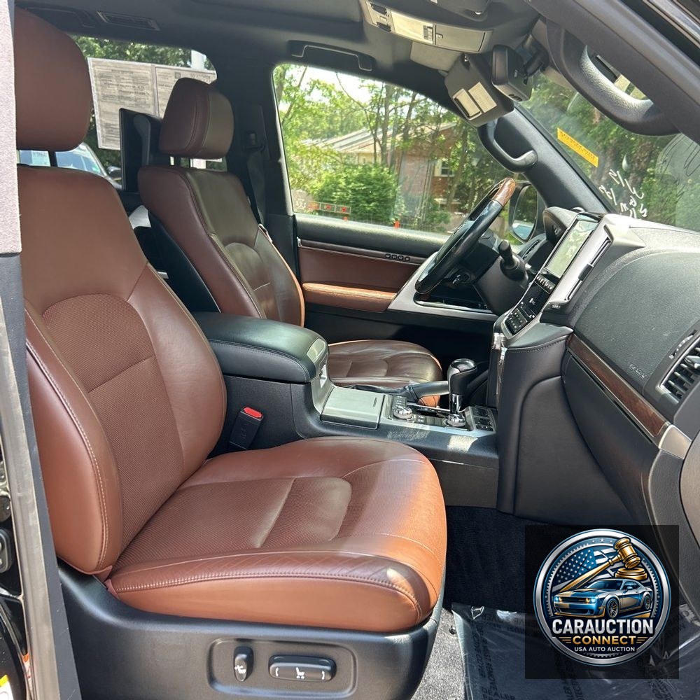 2017 Toyota Land Cruiser Base