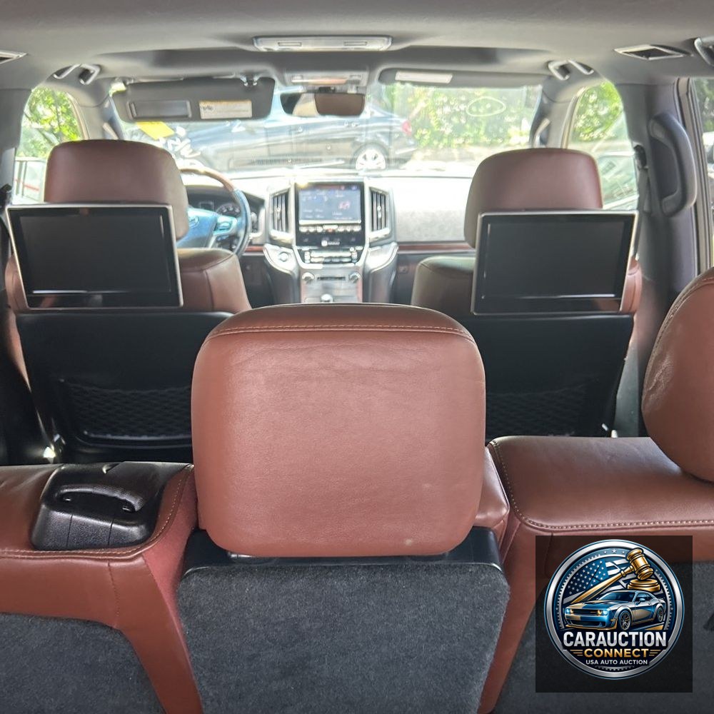 2017 Toyota Land Cruiser Base