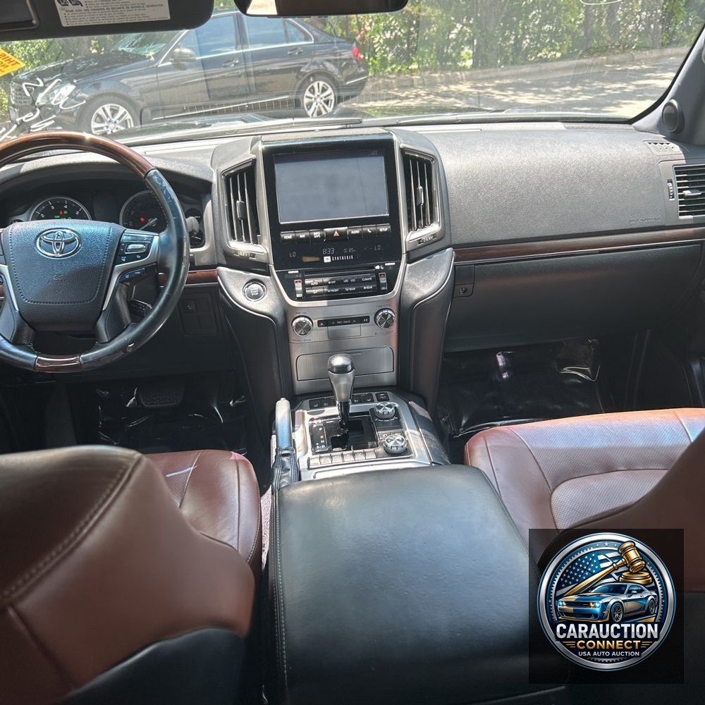 2017 Toyota Land Cruiser Base