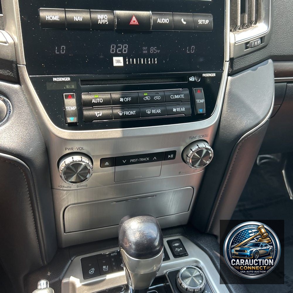 2017 Toyota Land Cruiser Base