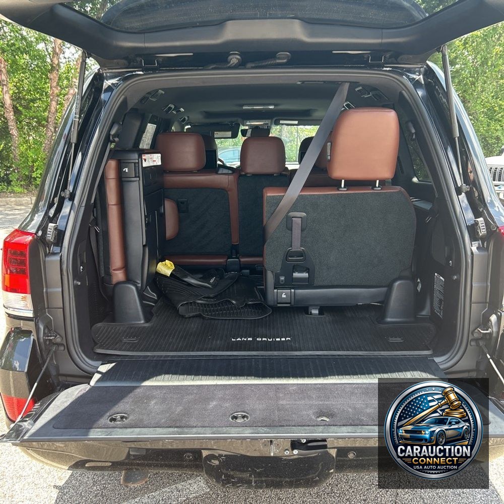 2017 Toyota Land Cruiser Base