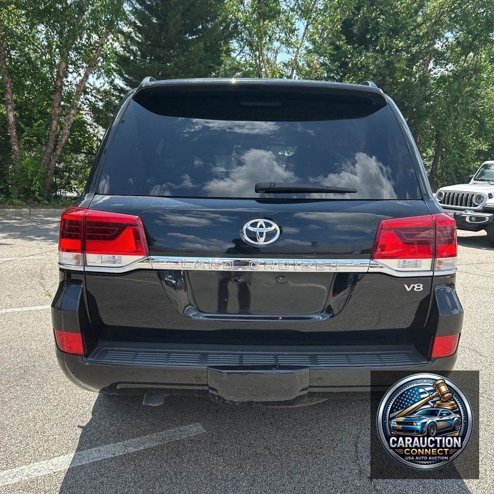2017 Toyota Land Cruiser Base