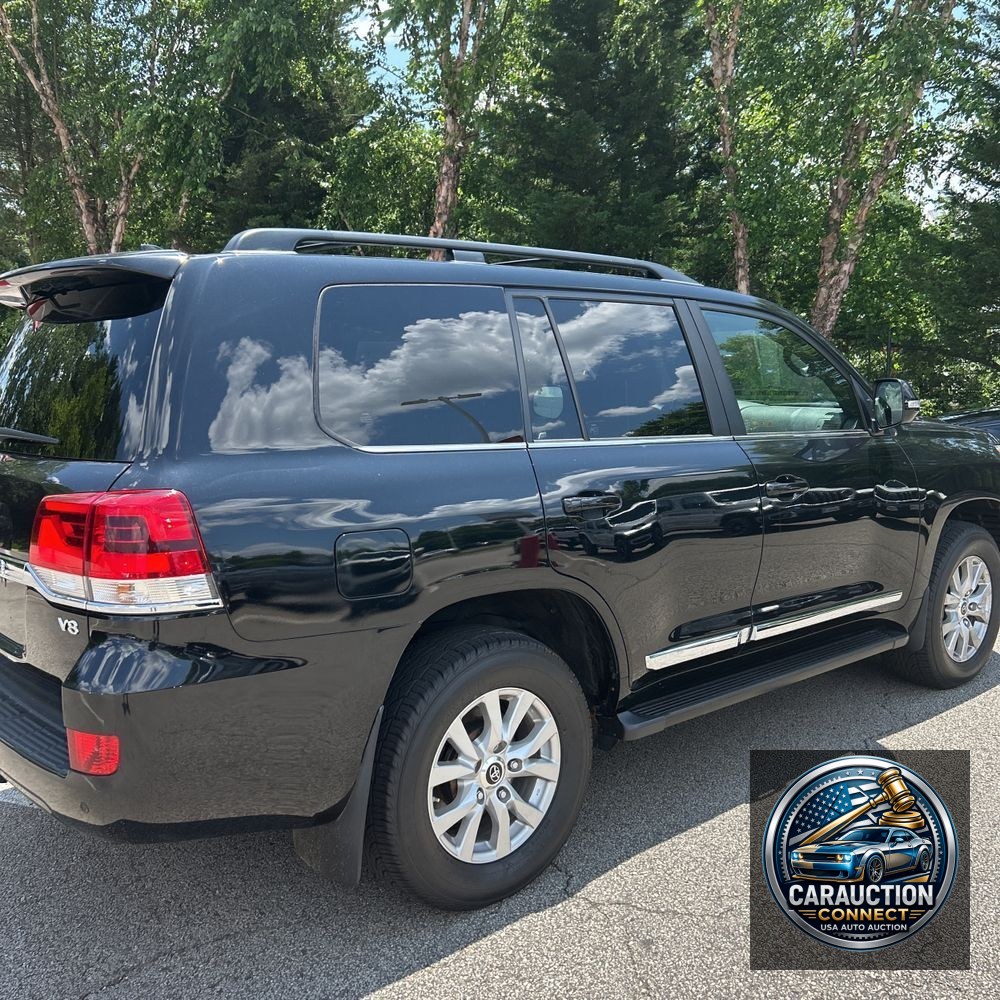 2017 Toyota Land Cruiser Base