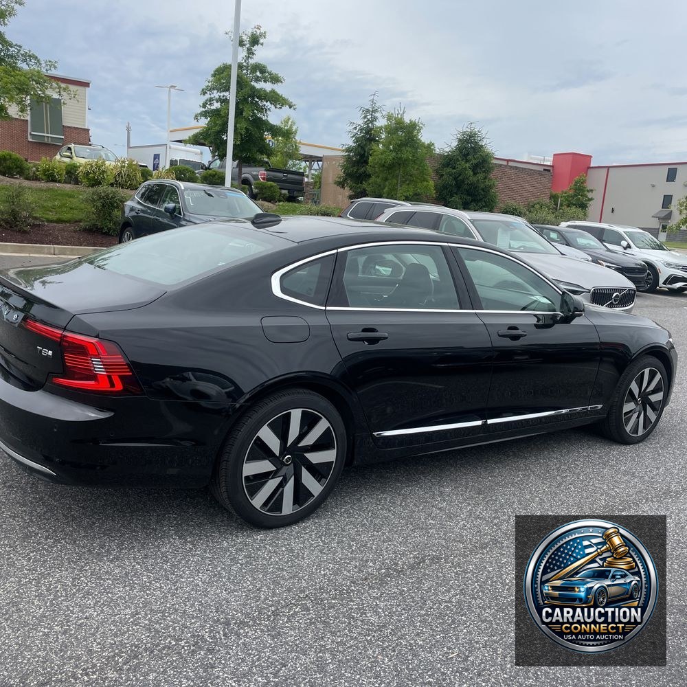 2025 Volvo S90 T8 - Plus PHEV
