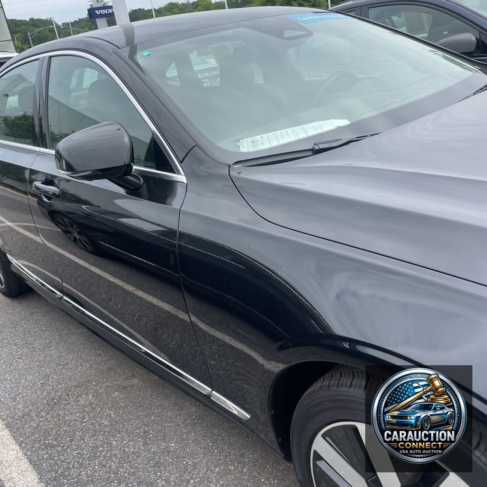 2025 Volvo S90 T8 - Plus PHEV