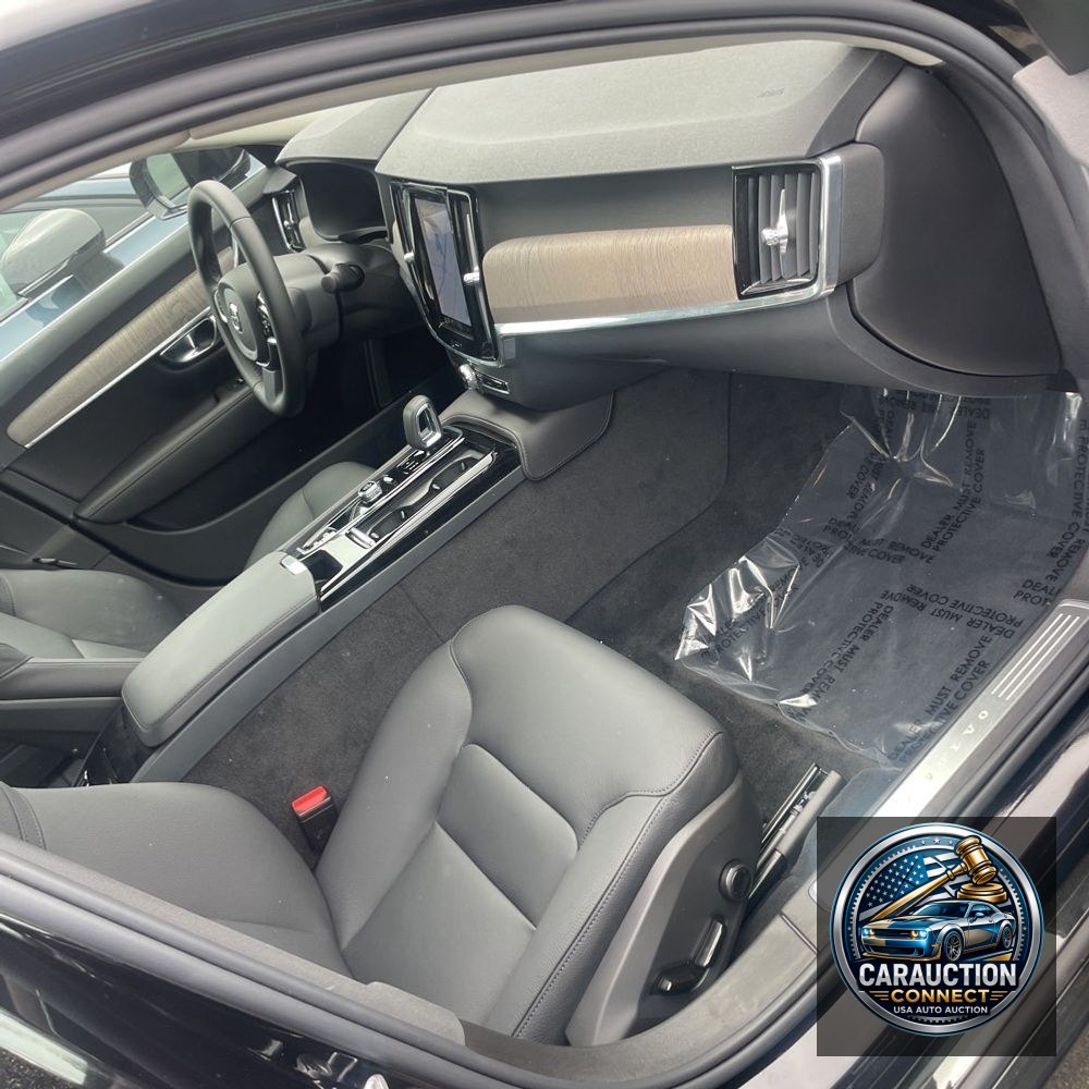 2025 Volvo S90 T8 - Plus PHEV