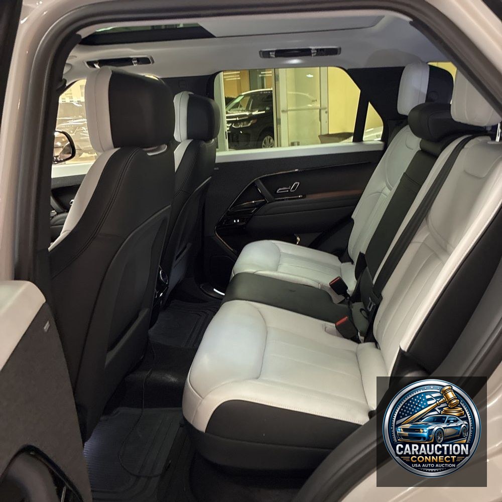 2025 Land Rover Range Rover Sport P460e Dynamic SE
