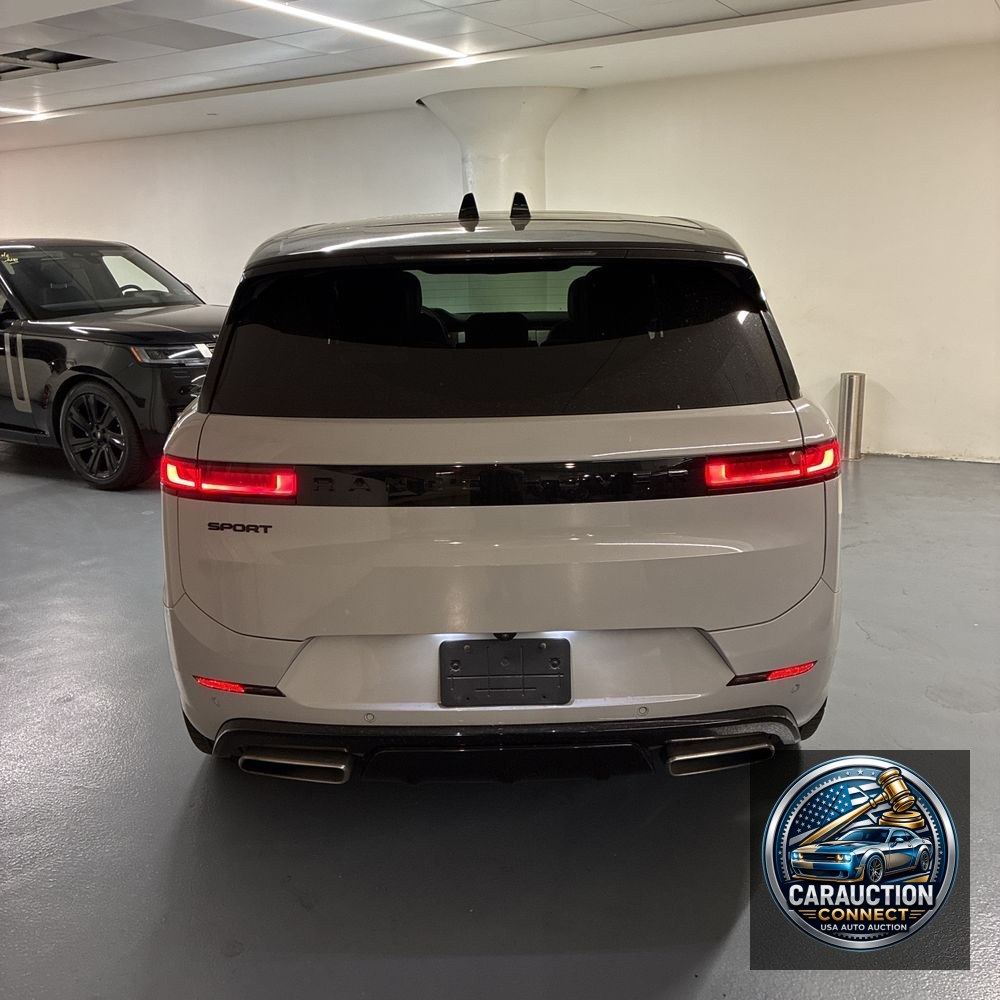 2025 Land Rover Range Rover Sport P460e Dynamic SE