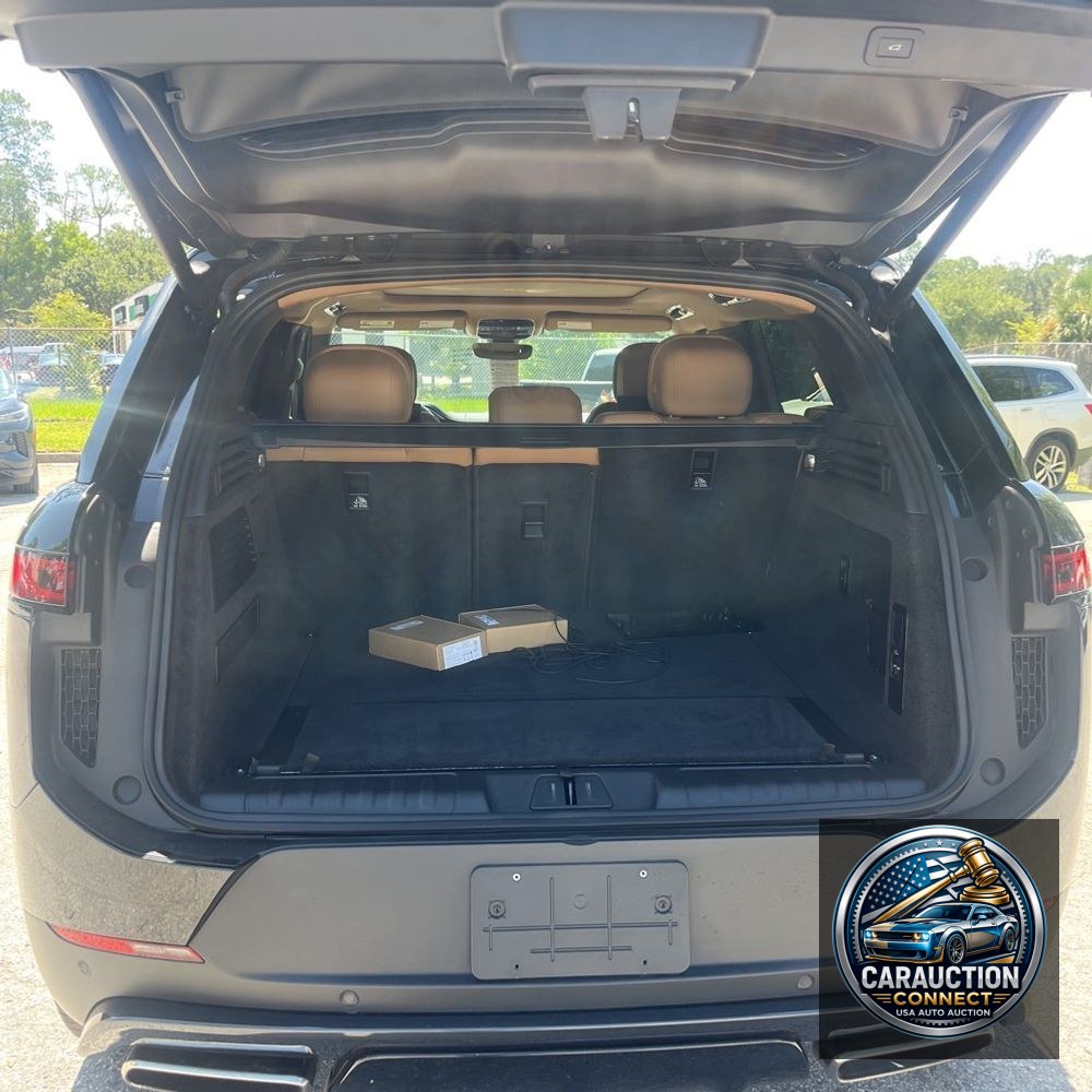 2024 Land Rover Range Rover Sport P360 SE