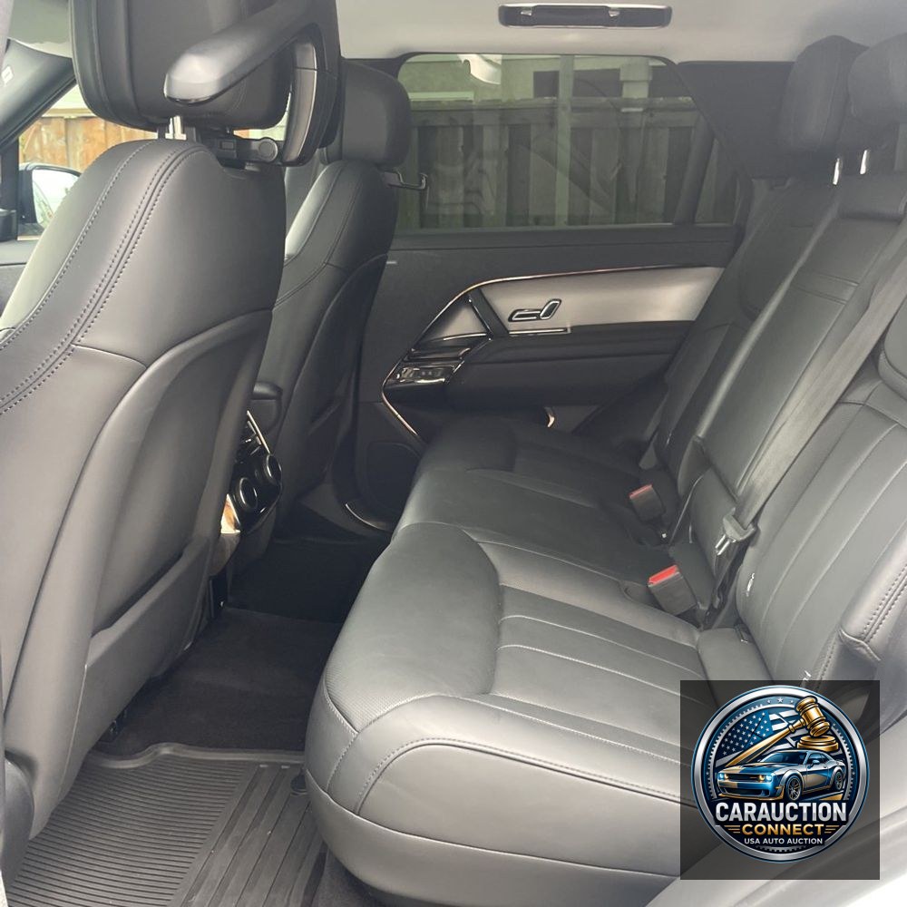 2024 Land Rover Range Rover Sport P360 SE