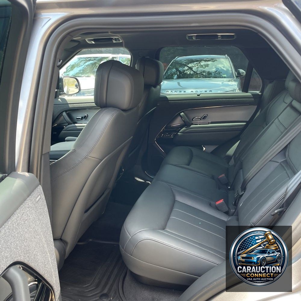2024 Land Rover Range Rover Sport P360 SE