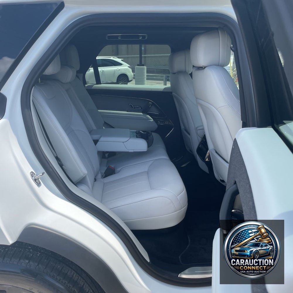 2025 Land Rover Range Rover Sport P360 SE
