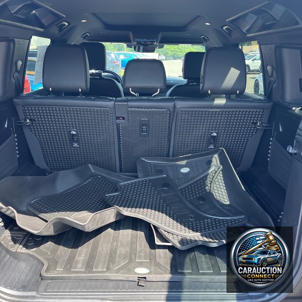 2023 Land Rover Defender 110 X-Dynamic SE