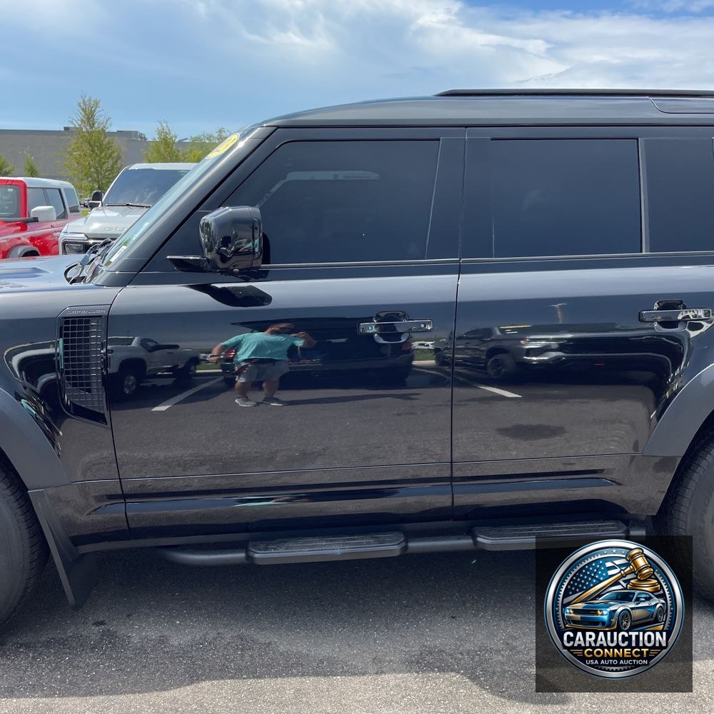 2023 Land Rover Defender 110 X-Dynamic SE