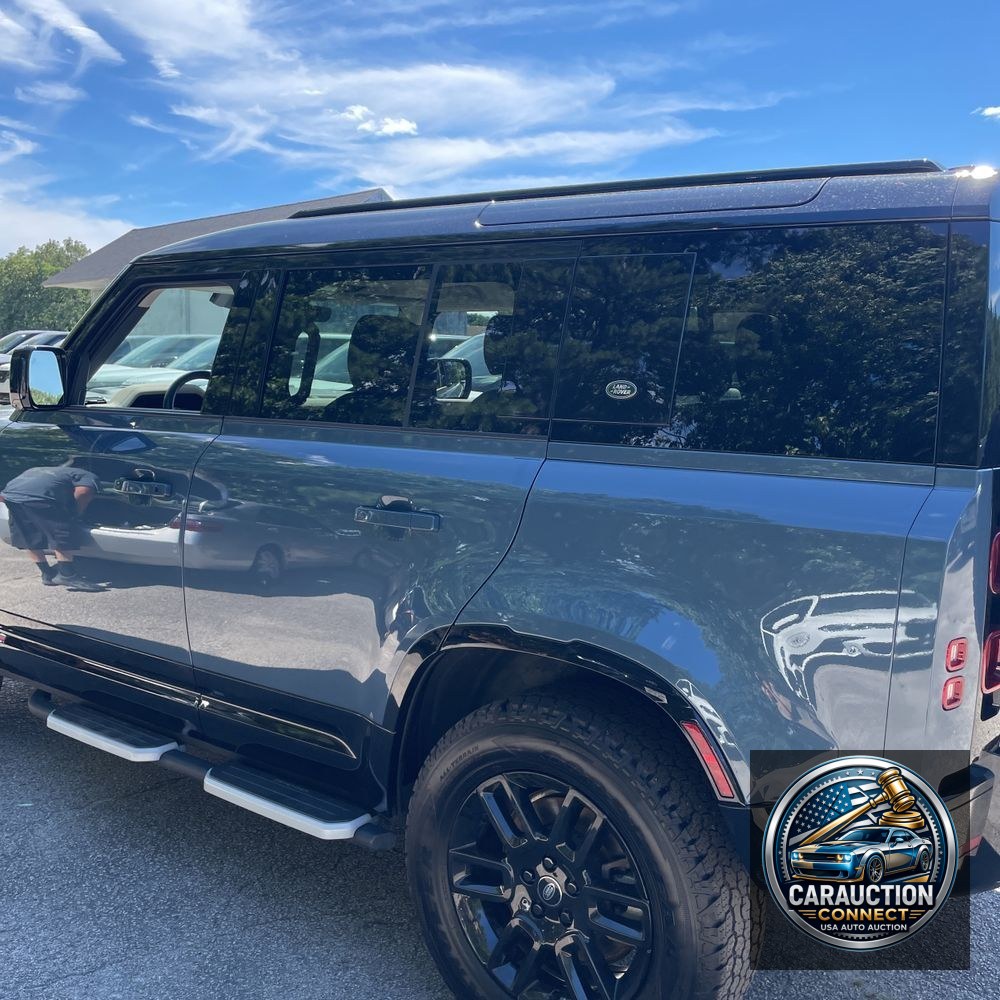 2023 Land Rover Defender 110 X-Dynamic SE