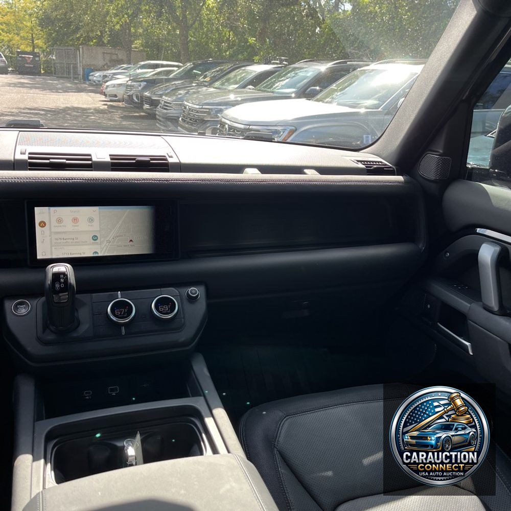 2024 Land Rover Defender 110 P400 X-Dynamic SE