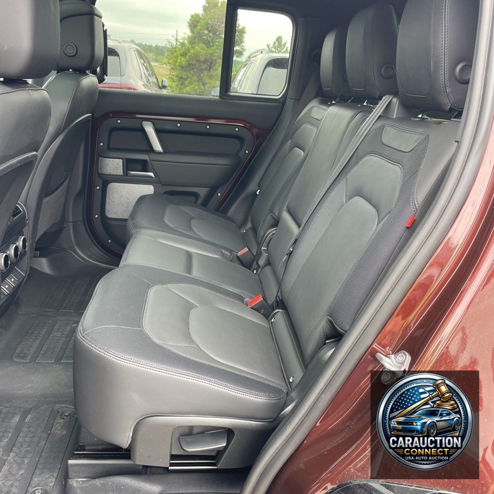 2023 Land Rover Defender 130 X-Dynamic SE