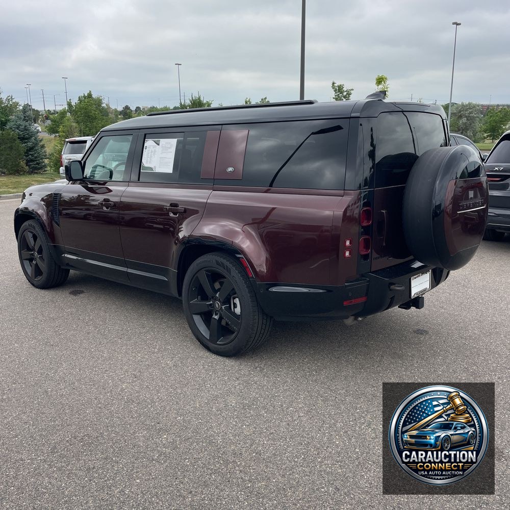 2023 Land Rover Defender 130 X-Dynamic SE