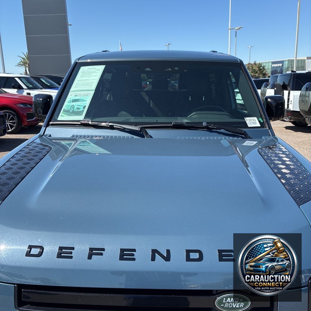 2024 Land Rover Defender 90 S P300