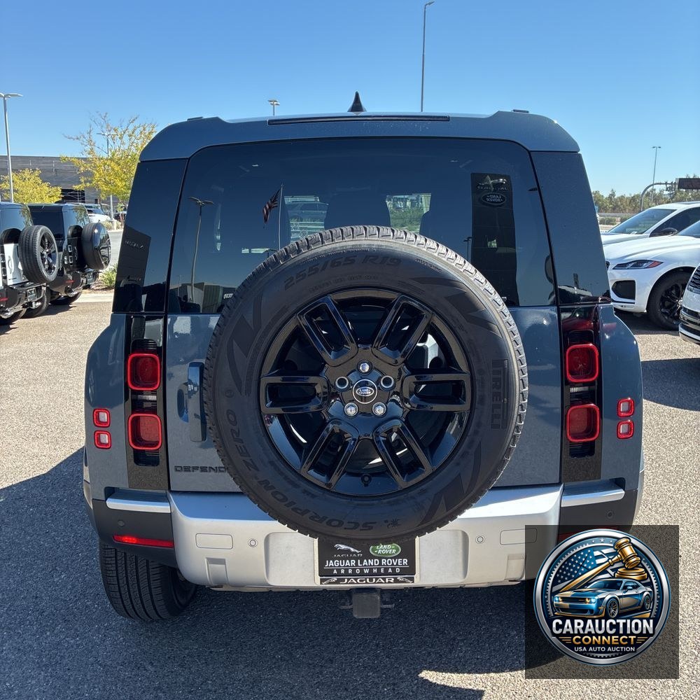 2024 Land Rover Defender 90 S P300