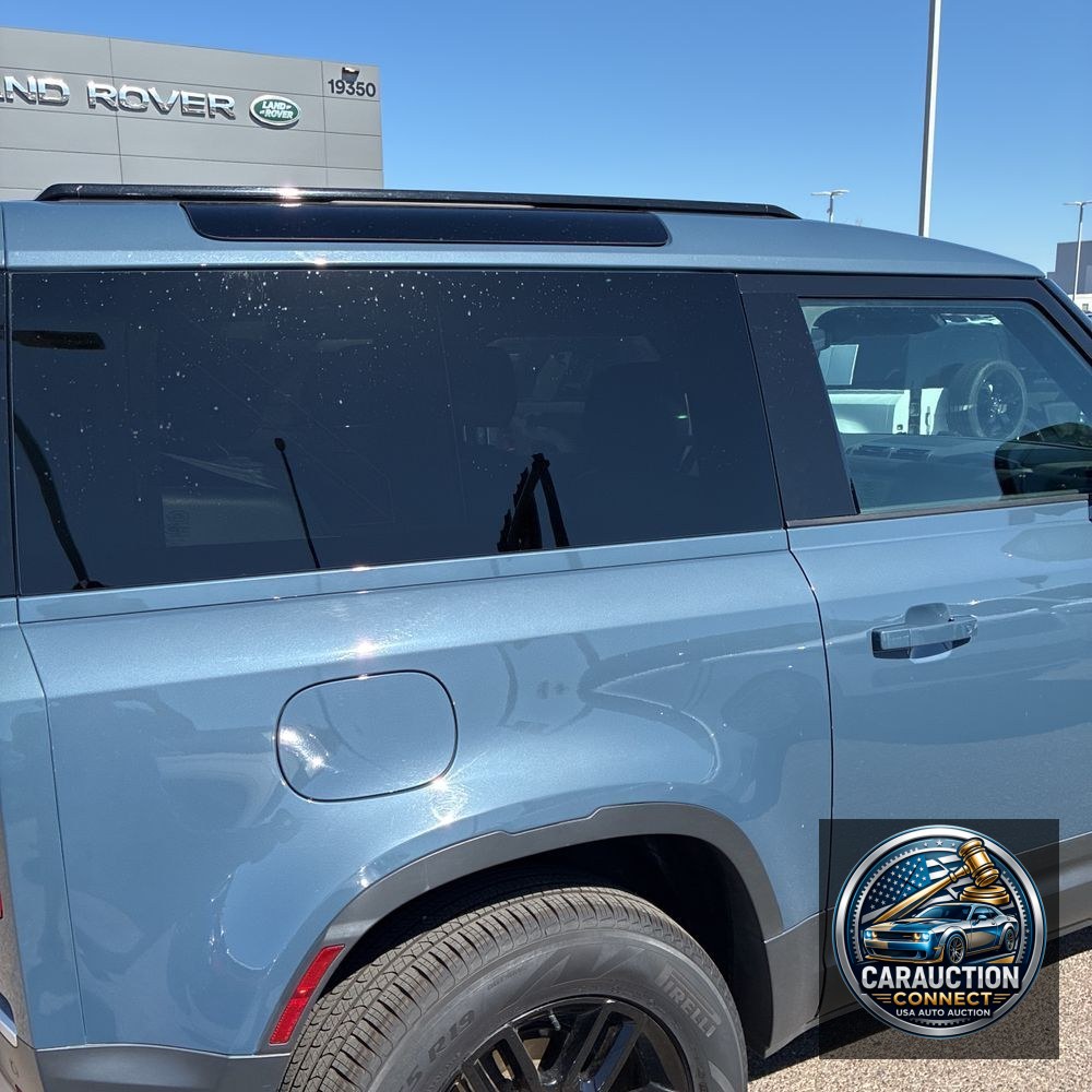 2024 Land Rover Defender 90 S P300