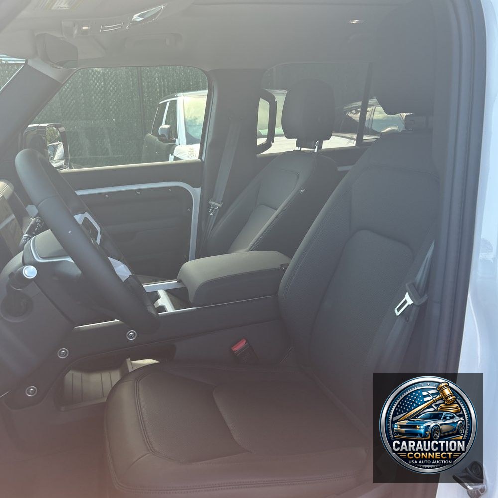 2025 Land Rover Defender 110 P400 S