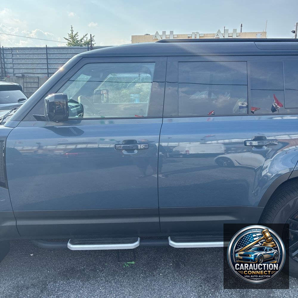 2023 Land Rover Defender 110 SE 4D SUV
