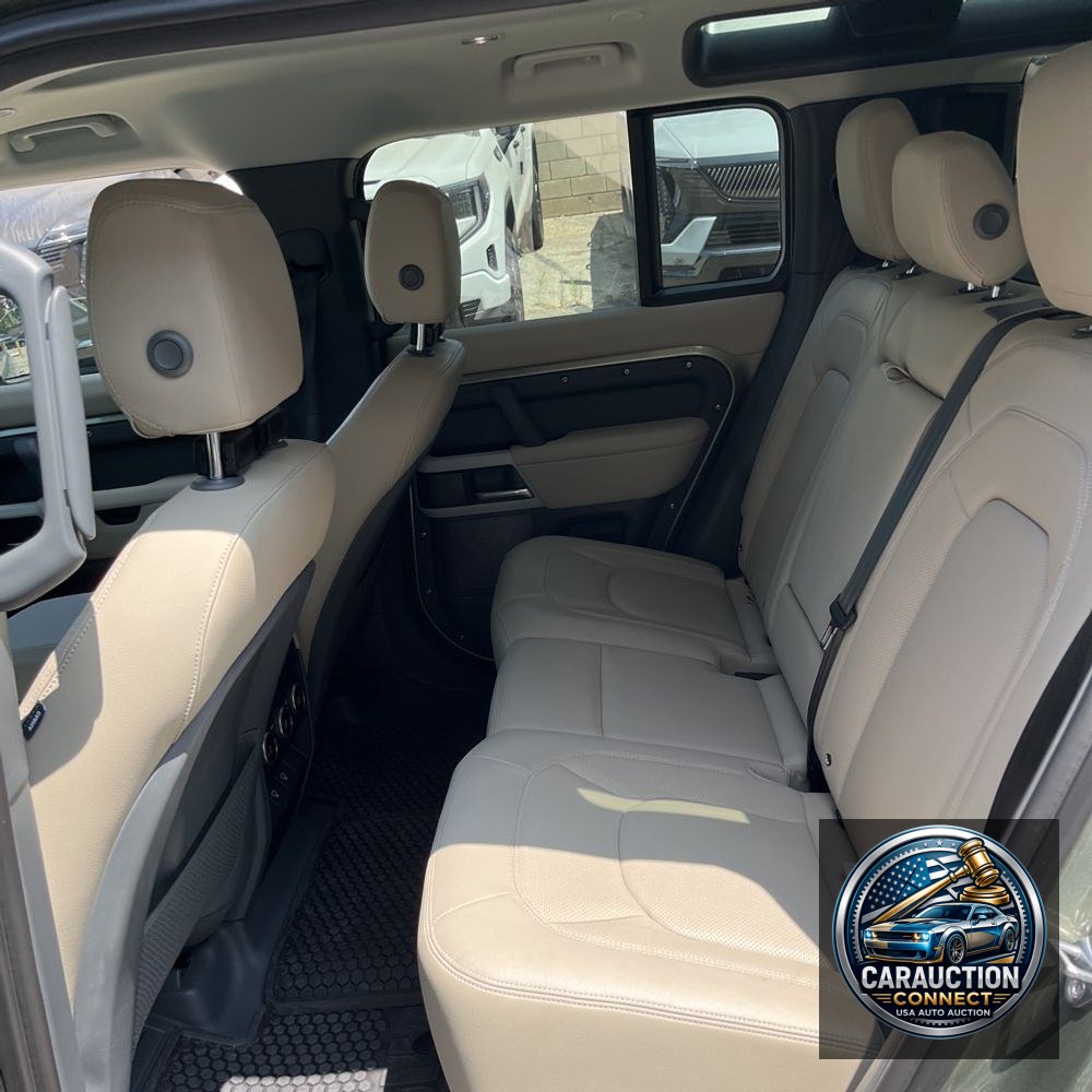 2024 Land Rover Defender 110 P300 S